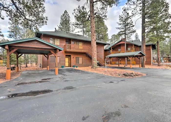 Furnished Balcony W/ Fire Pit: Pinetop Mtn Escape! Holiday home *