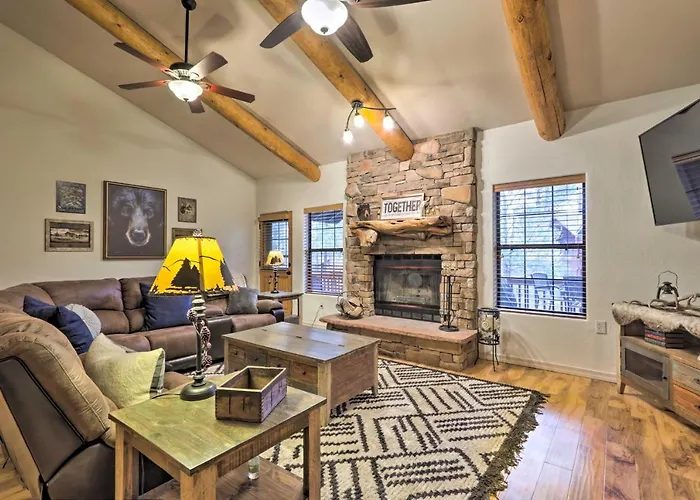Furnished Balcony W/ Fire Pit: Pinetop Mtn Escape! Holiday home *