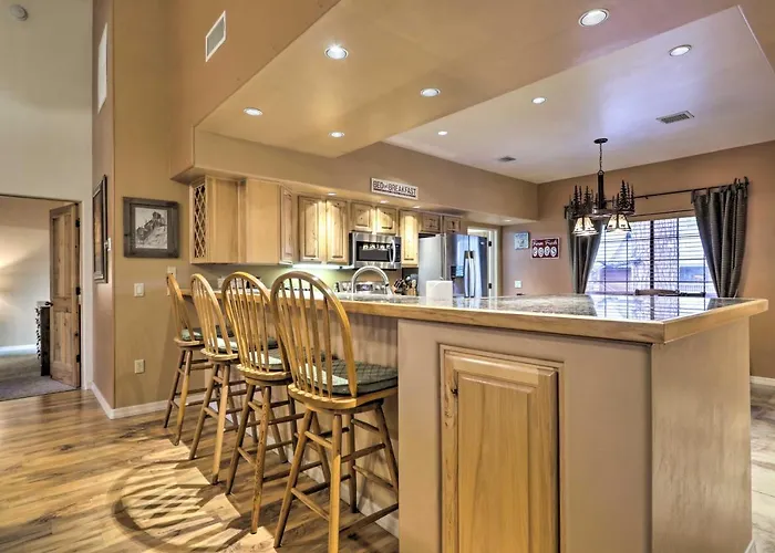 Holiday home Furnished Balcony W/ Fire Pit: Pinetop Mtn Escape!