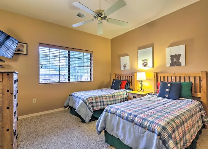 Furnished Balcony W/ Fire Pit: Pinetop Mtn Escape! *