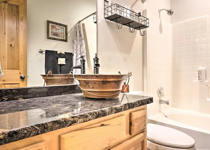 Furnished Balcony W/ Fire Pit: Pinetop Mtn Escape!